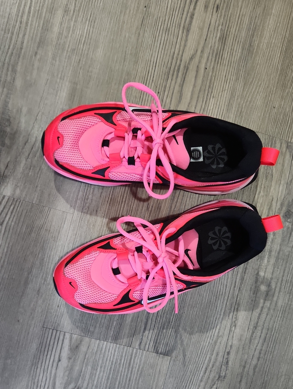 Nike Womans Pink and Black Athletic Sneakers